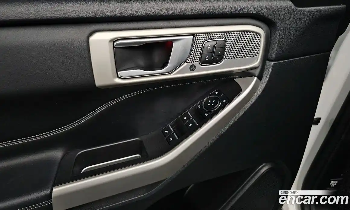 Ford Explorer 2023 2.3 Автомат в Москве № 233149, фото 17