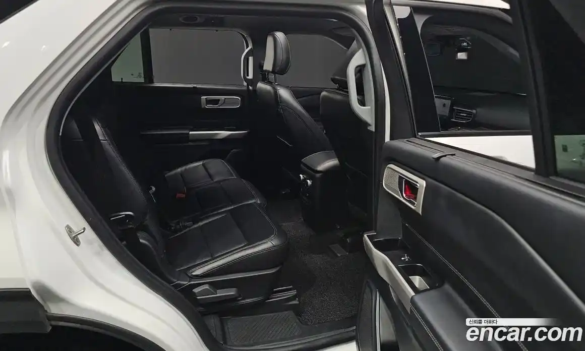 Ford Explorer 2023 2.3 Автомат в Москве № 233149, фото 5