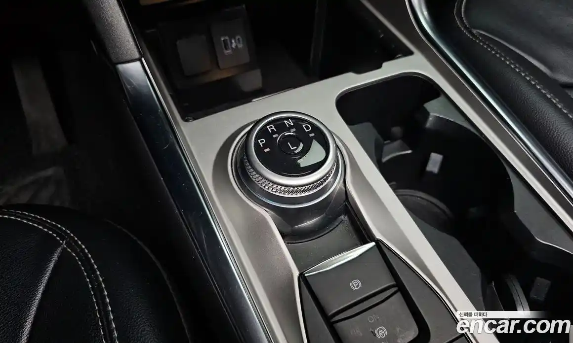 Ford Explorer 2023 2.3 Автомат в Москве № 233149, фото 8