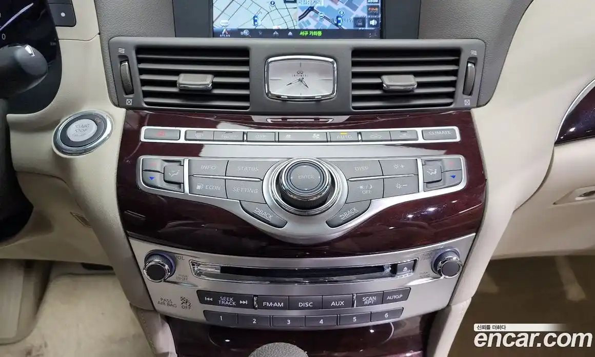 Infiniti Q70 2017 3.7 Автомат в Москве № 245455, фото 14