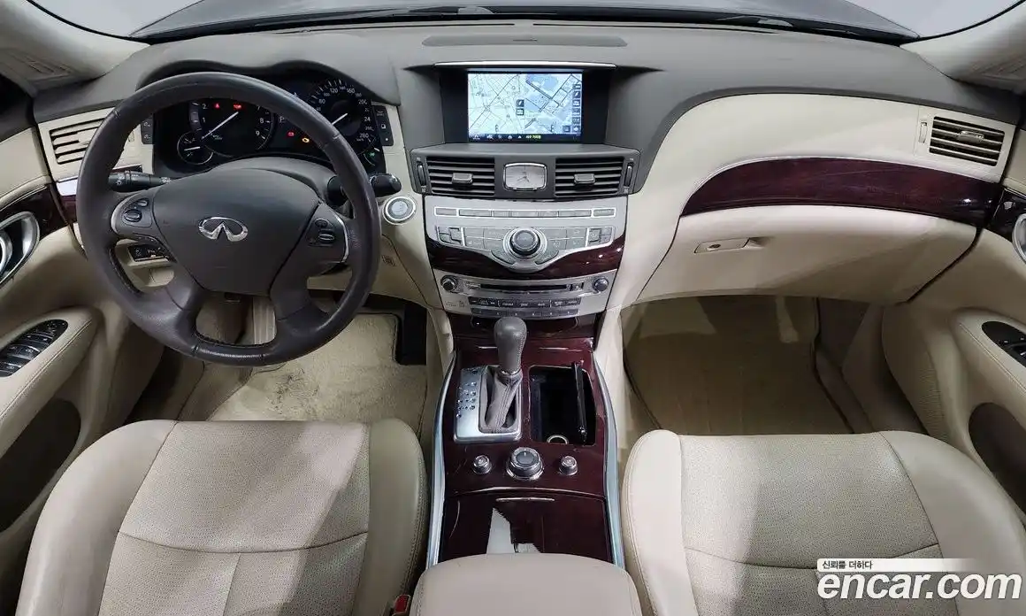 Infiniti Q70 2017 3.7 Автомат в Москве № 245455, фото 17