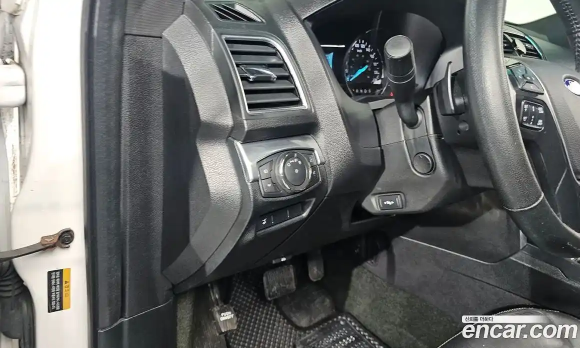 Ford Explorer 2016 3.5 Автомат в Москве № 255585, фото 14