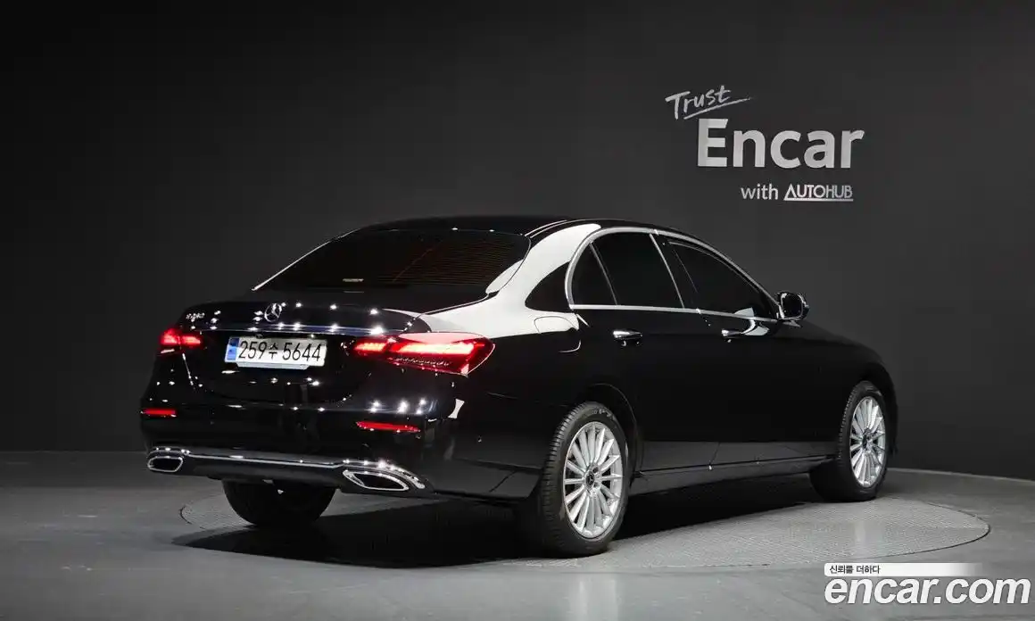 Mercedes-Benz E-Class 2023 2.0 Автомат в Москве № 262142, фото 13