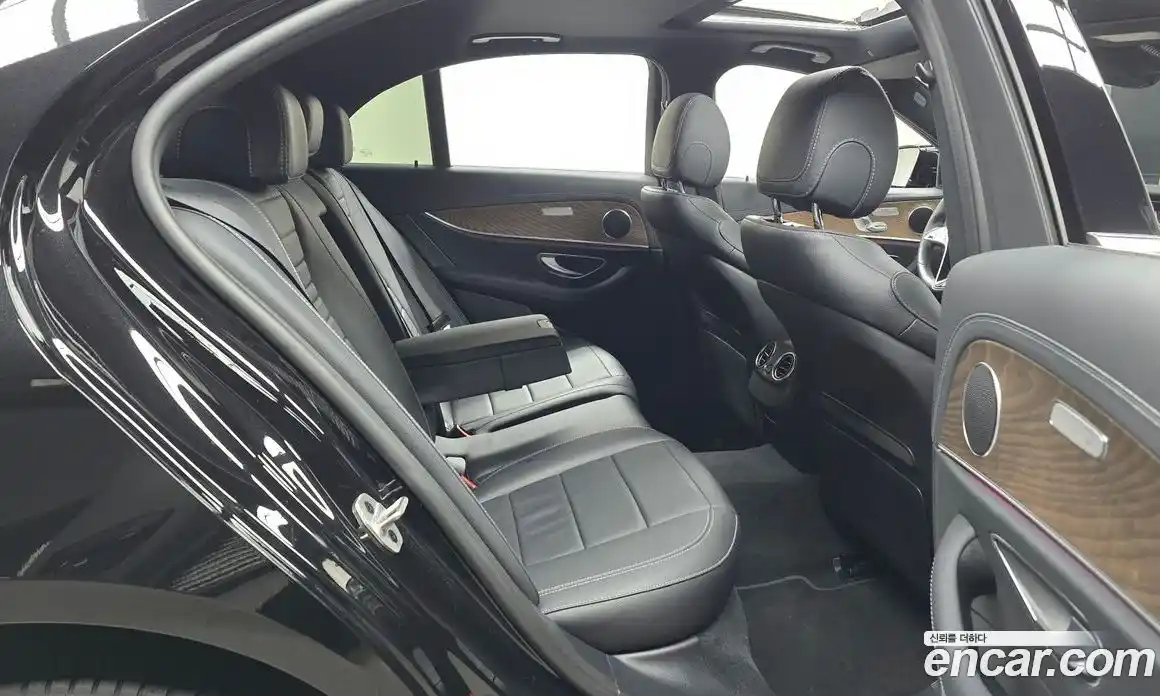 Mercedes-Benz E-Class 2023 2.0 Автомат в Москве № 262142, фото 18