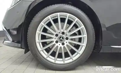 Mercedes-Benz E-Class 2023 2.0 Автомат в Москве № 262142, миниатюра 2