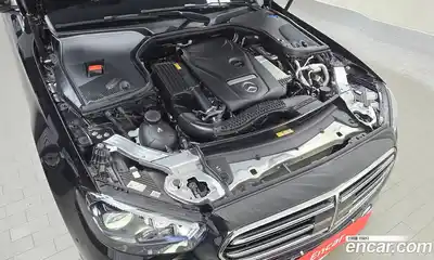Mercedes-Benz E-Class 2023 2.0 Автомат в Москве № 262142, миниатюра 4