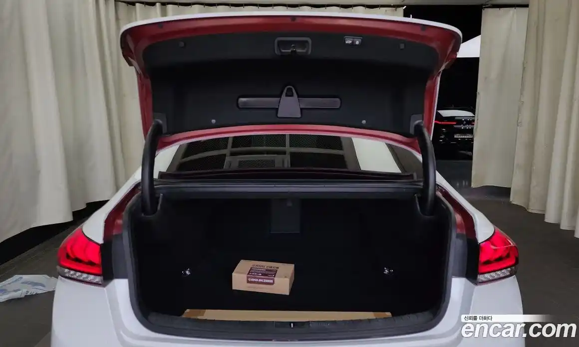 Genesis G80 2017 3.3 Автомат в Москве № 27041, фото 20