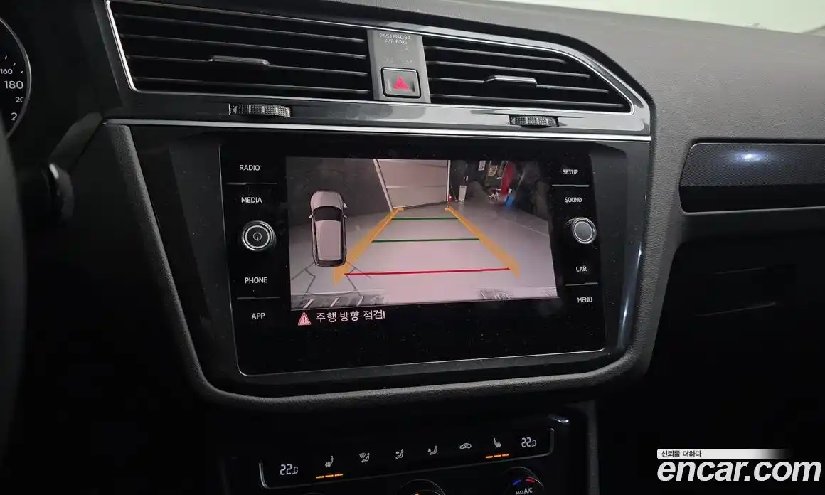 Volkswagen Tiguan 2018 2.0 Автомат в Москве № 301110, фото 15