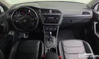 Volkswagen Tiguan 2018 2.0 Автомат в Москве № 301110, миниатюра 7
