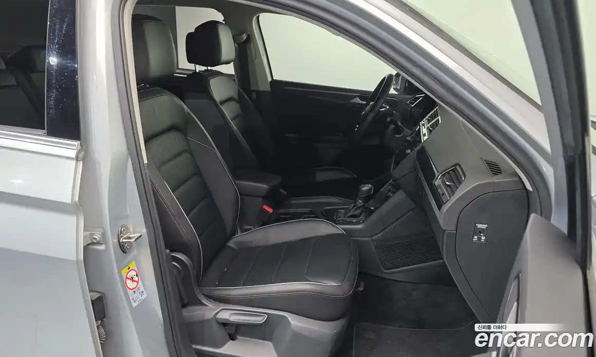 Volkswagen Tiguan 2018 2.0 Автомат в Москве № 301110, фото 10