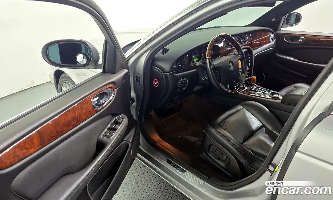 Jaguar XJ-6 2006 3.0 Автомат в Москве № 305051, фото 17