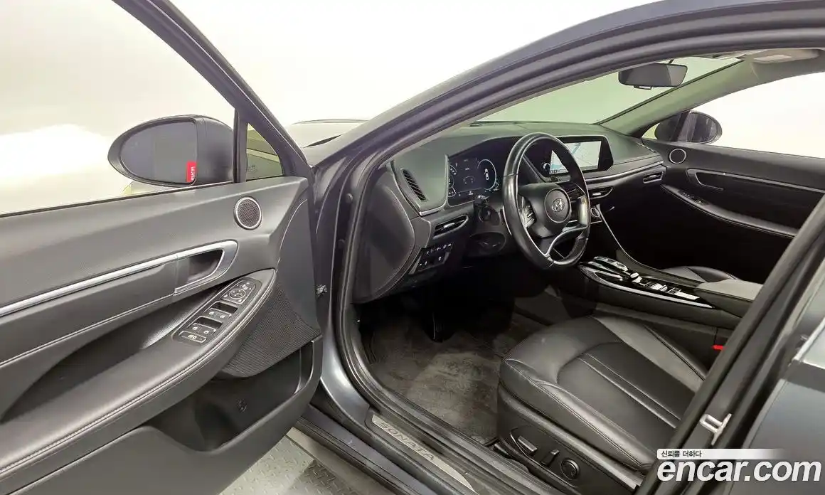 Hyundai Sonata 2023 2.0 Автомат в Москве № 305128, фото 11