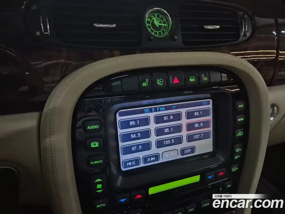 Jaguar XJ 2007 2.7 Автомат в Москве № 305184, фото 10