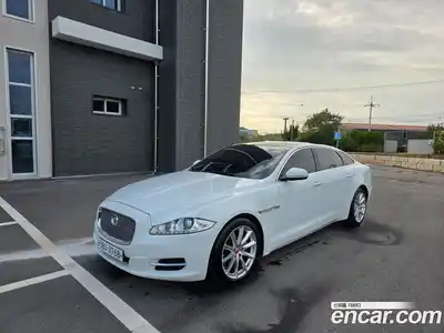 Jaguar XJ, 2015