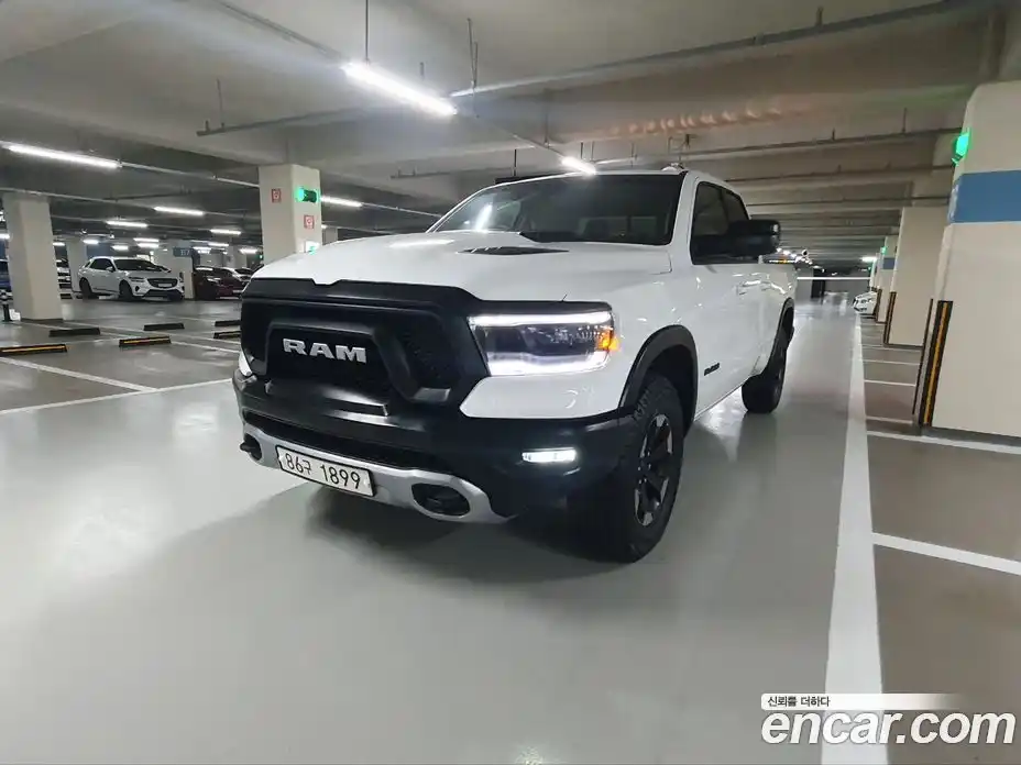 Dodge Ram Pick Up 2020 5.7 Автомат в Москве № 368540, фото 1