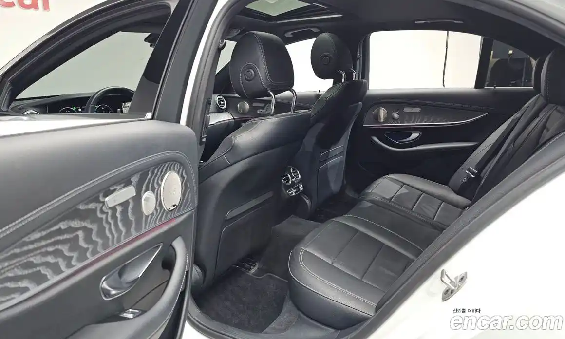 Mercedes-Benz E-Class 2022 2.0 Автомат в Москве № 372528, фото 12