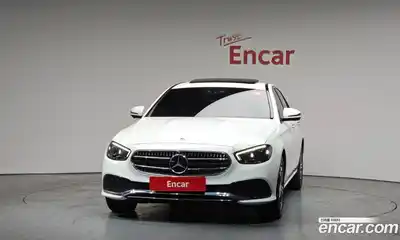 Mercedes-Benz E-Class 2022 2.0 Автомат в Москве № 372528, миниатюра 3