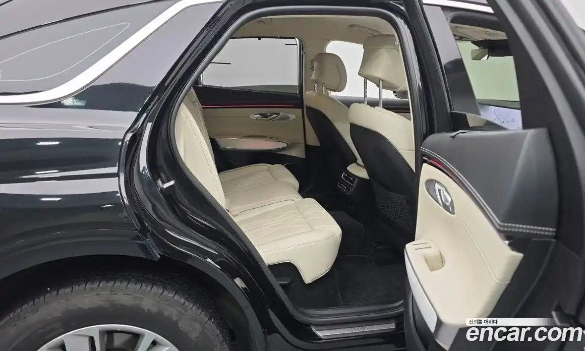 Genesis GV70 2025 2.5 Автомат в Москве № 386076, фото 12