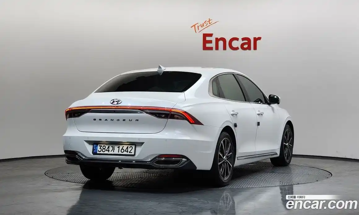 Hyundai Grandeur 2022 2.5 Автомат в Москве № 43098, фото 11