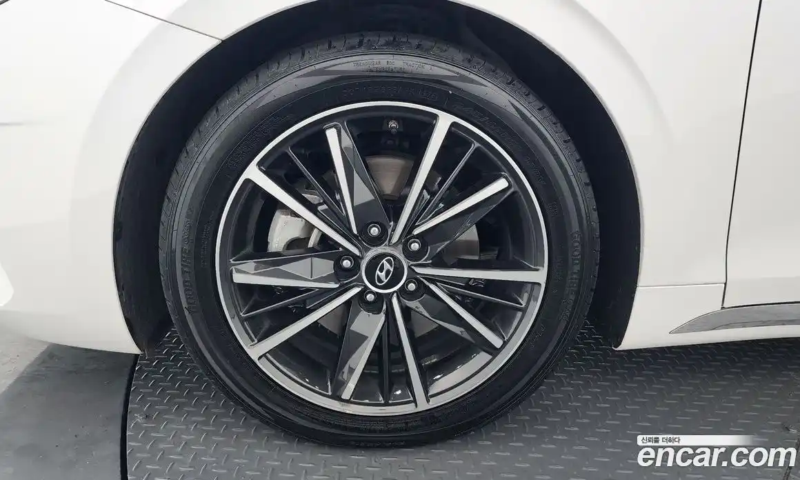 Hyundai Grandeur 2022 2.5 Автомат в Москве № 43098, фото 16