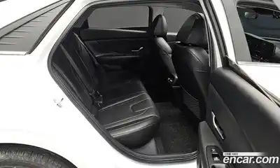 Hyundai Avante 2023 1.6 Автомат в Москве № 449101, миниатюра 12