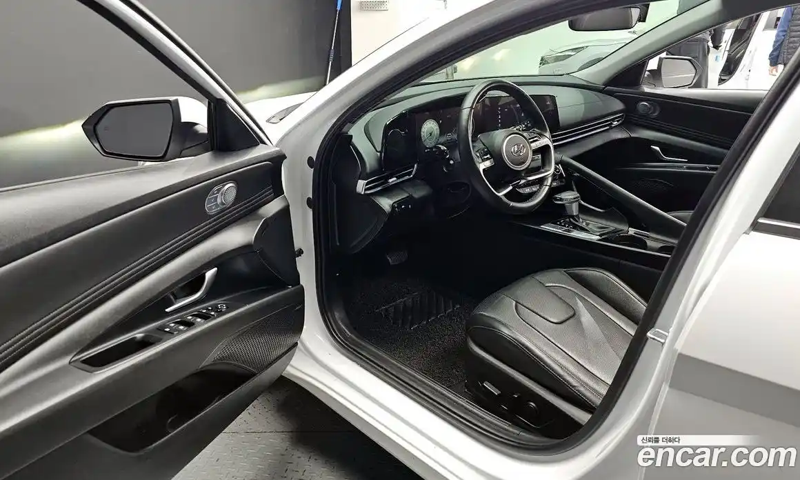 Hyundai Avante 2023 1.6 Автомат в Москве № 449101, фото 10