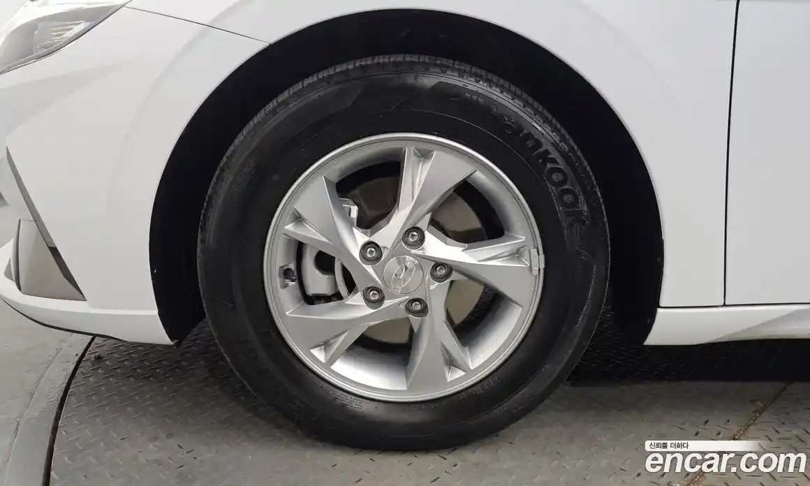 Hyundai Avante 2022 1.6 Автомат в Москве № 458797, фото 5