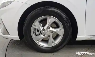 Hyundai Avante 2022 1.6 Автомат в Москве № 458797, миниатюра 5