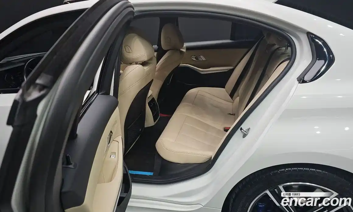 BMW 3-Series 2023 2.0 Автомат в Москве № 464234, фото 12