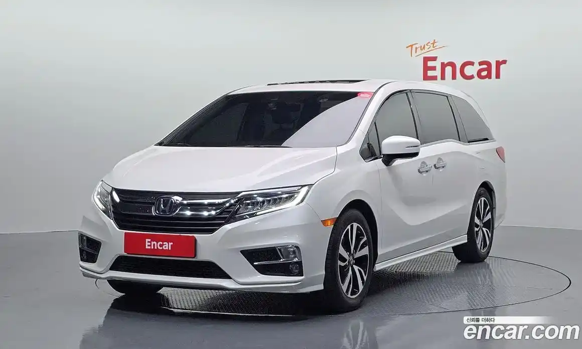 Honda Odyssey 2019 3.5 Автомат в Москве № 473297, фото 1