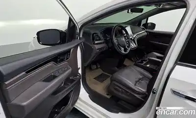 Honda Odyssey 2019 3.5 Автомат в Москве № 473297, миниатюра 10