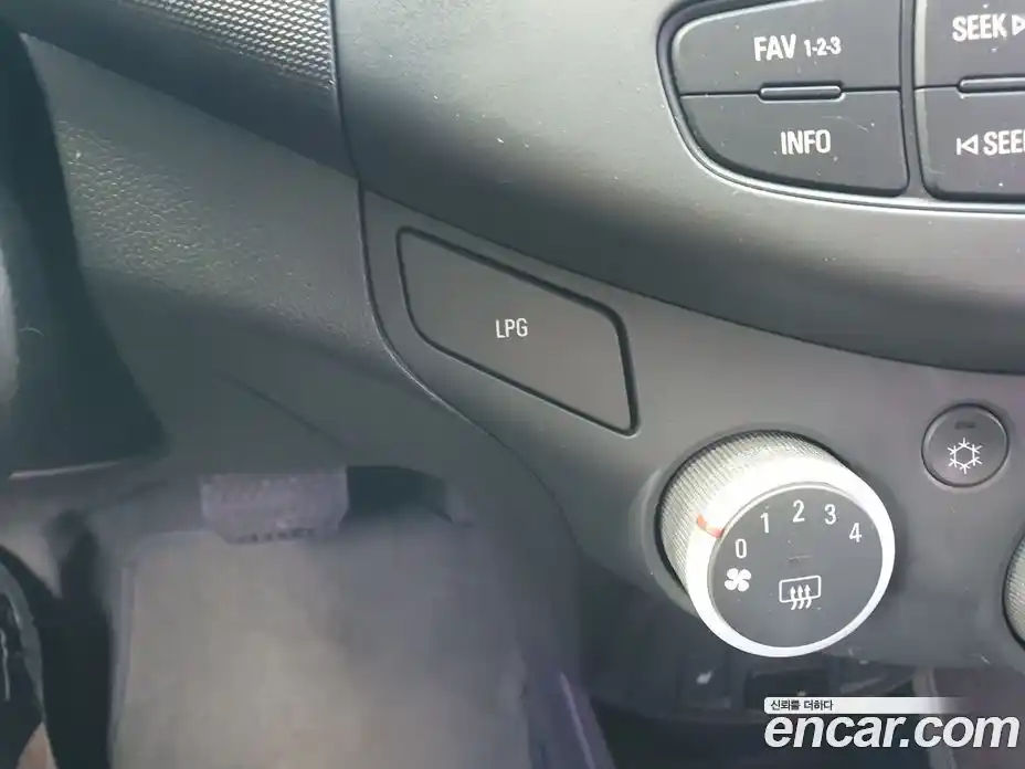 Chevrolet Spark 2013 1.0 Автомат в Москве № 105097, фото 16