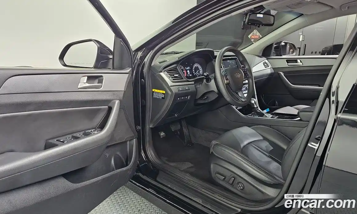 Hyundai Sonata 2019 1.7 Автомат в Москве № 107915, фото 20