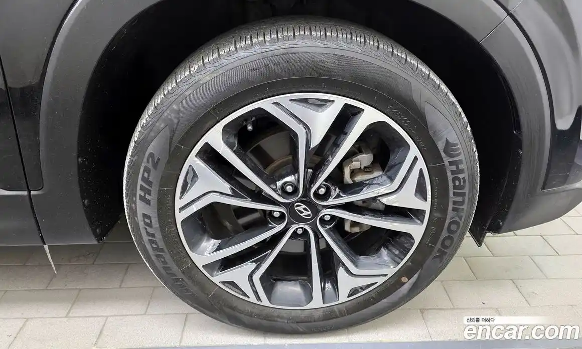 Hyundai Santa Fe 2020 2.0 Автомат в Москве № 111128, фото 17