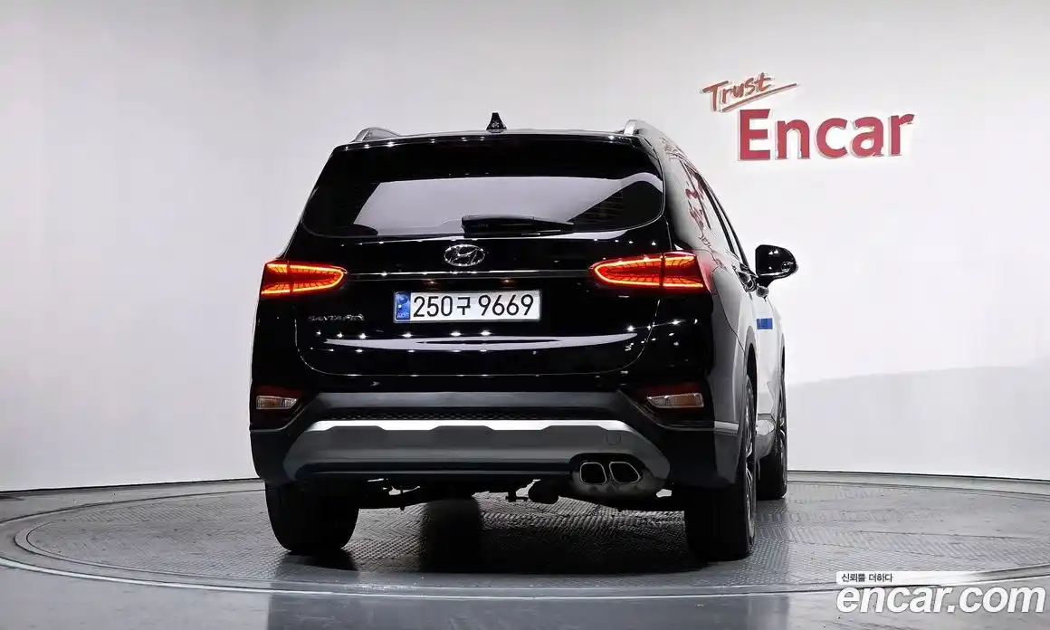 Hyundai Santa Fe 2020 2.0 Автомат в Москве № 111128, фото 6