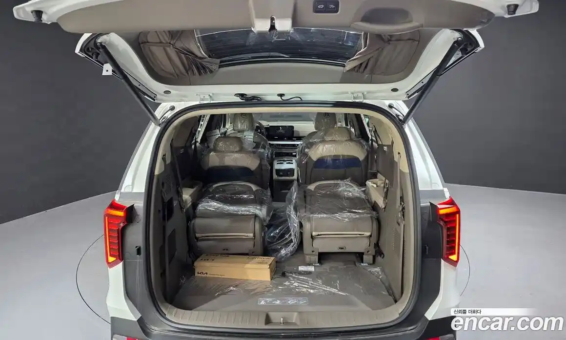 Kia Canival 2026 3.5 Автомат в Москве № 113934, фото 9