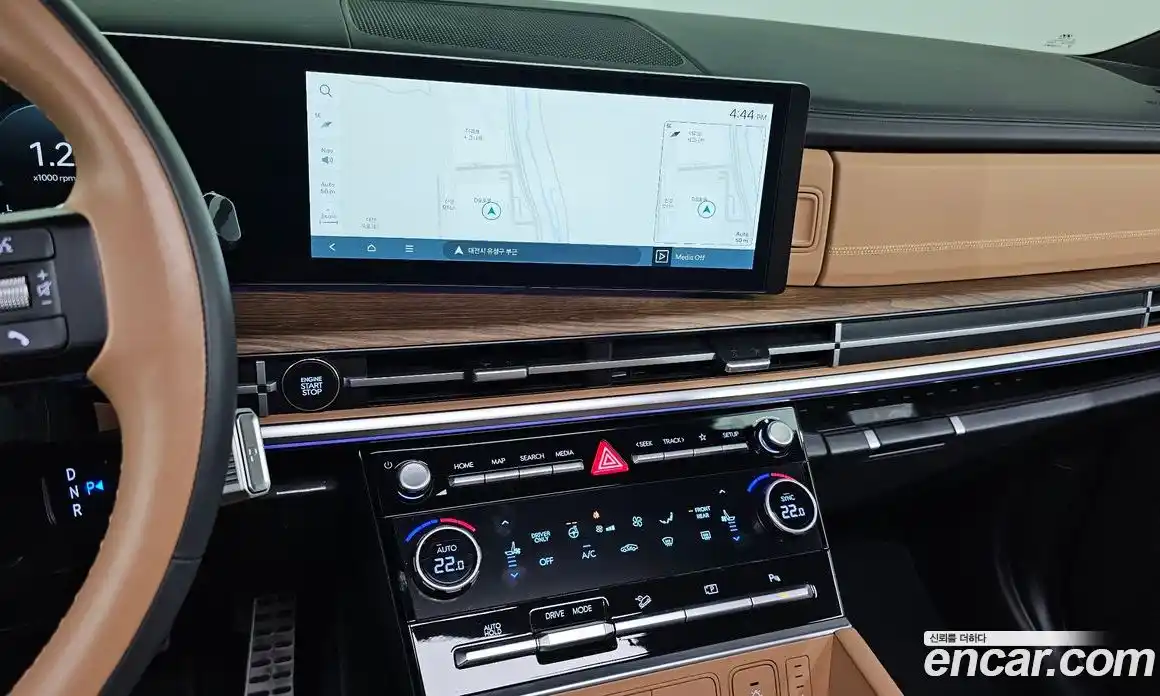 Hyundai Santa Fe 2024 1.6 Автомат в Москве № 124778, фото 15