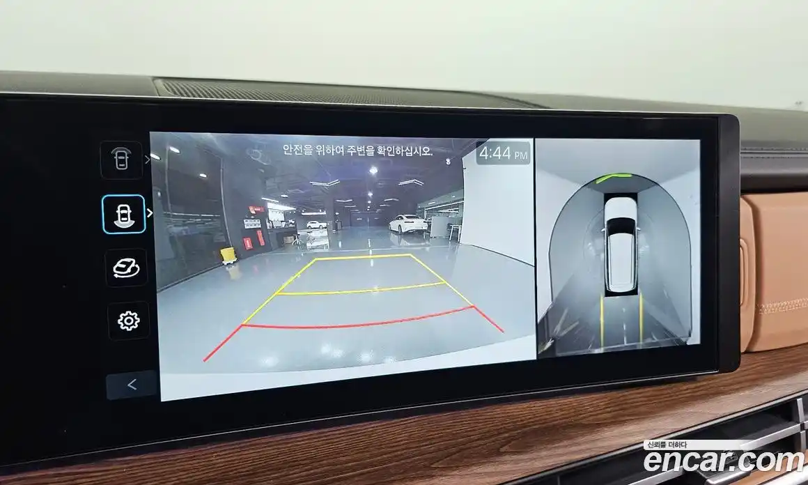 Hyundai Santa Fe 2024 1.6 Автомат в Москве № 124778, фото 16