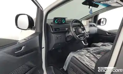 Hyundai Staria, 2025