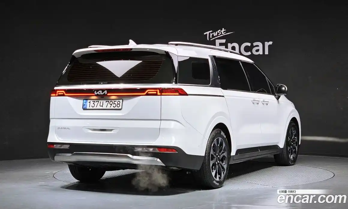 Kia Canival 2023 3.5 Автомат в Москве № 128511, фото 14