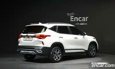 Kia Seltos 2022 1.6 Автомат в Москве № 132405, миниатюра 2