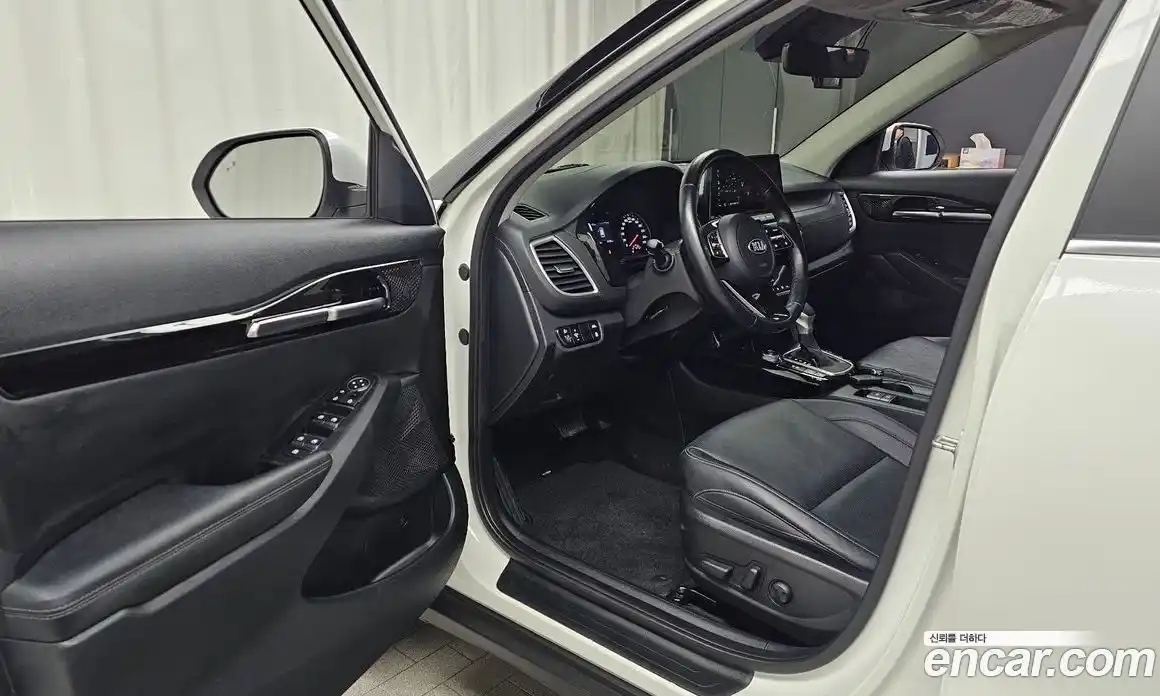 Kia Seltos 2022 1.6 Автомат в Москве № 132405, фото 9