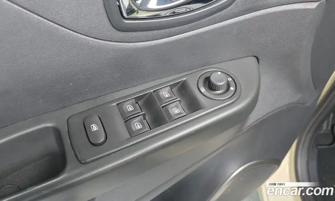 Renault QM3 2017 1.5 Автомат в Москве № 148143, фото 10