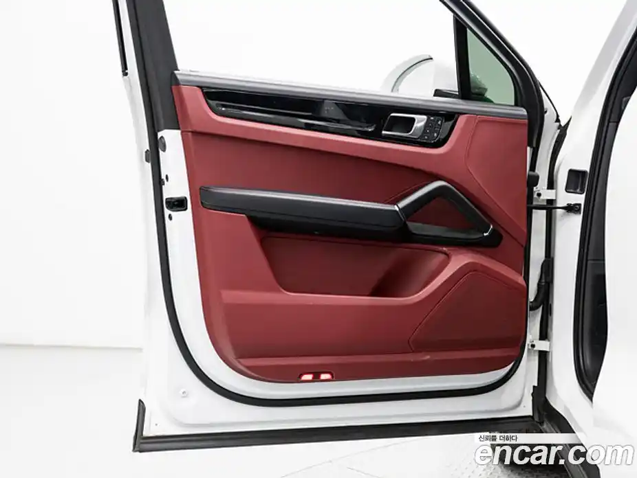 Porsche Cayenne 2023 3.0 Автомат в Москве № 151903, фото 13