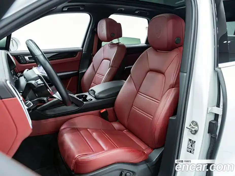 Porsche Cayenne 2023 3.0 Автомат в Москве № 151903, фото 10