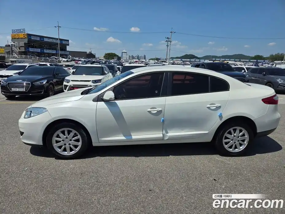 Renault SM3 2011 1.6 Автомат в Москве № 152780, фото 15