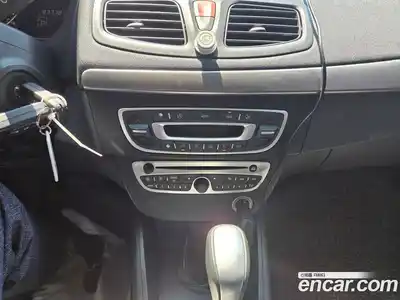 Renault SM3 2011 1.6 Автомат в Москве № 152780, миниатюра 9