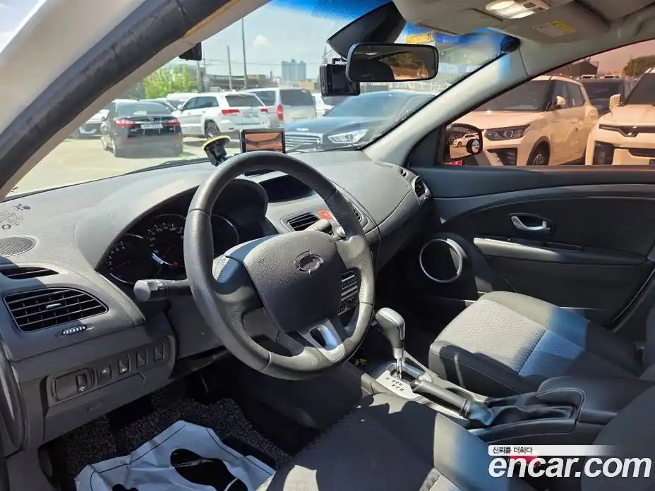 Renault SM3 2011 1.6 Автомат в Москве № 152780, фото 10