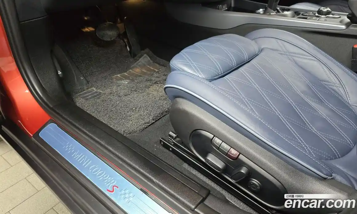 Mini Clubman 2023 2.0 Автомат в Москве № 153666, фото 12