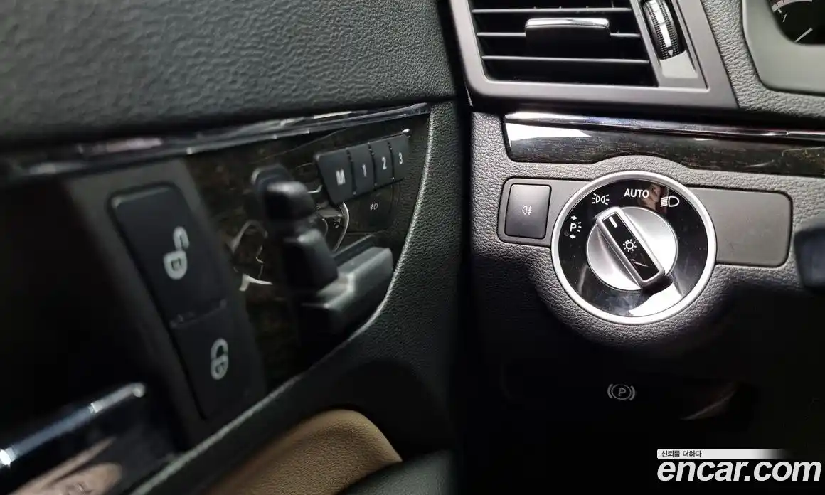 Mercedes-Benz E-Class 2013 3.5 Автомат в Москве № 160725, фото 13